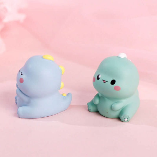 Petits ornements dinosaures en résine