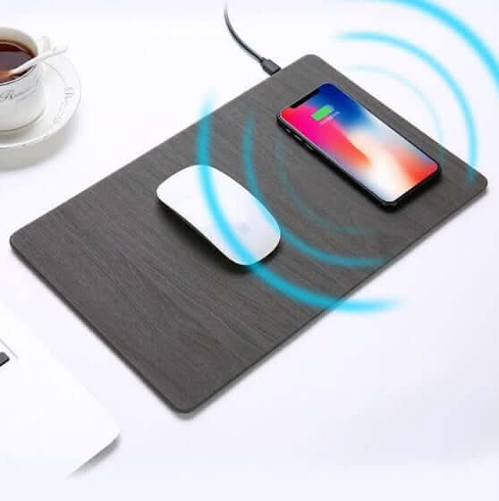 Tapis de souris en aluminium avec chargeur sans fil