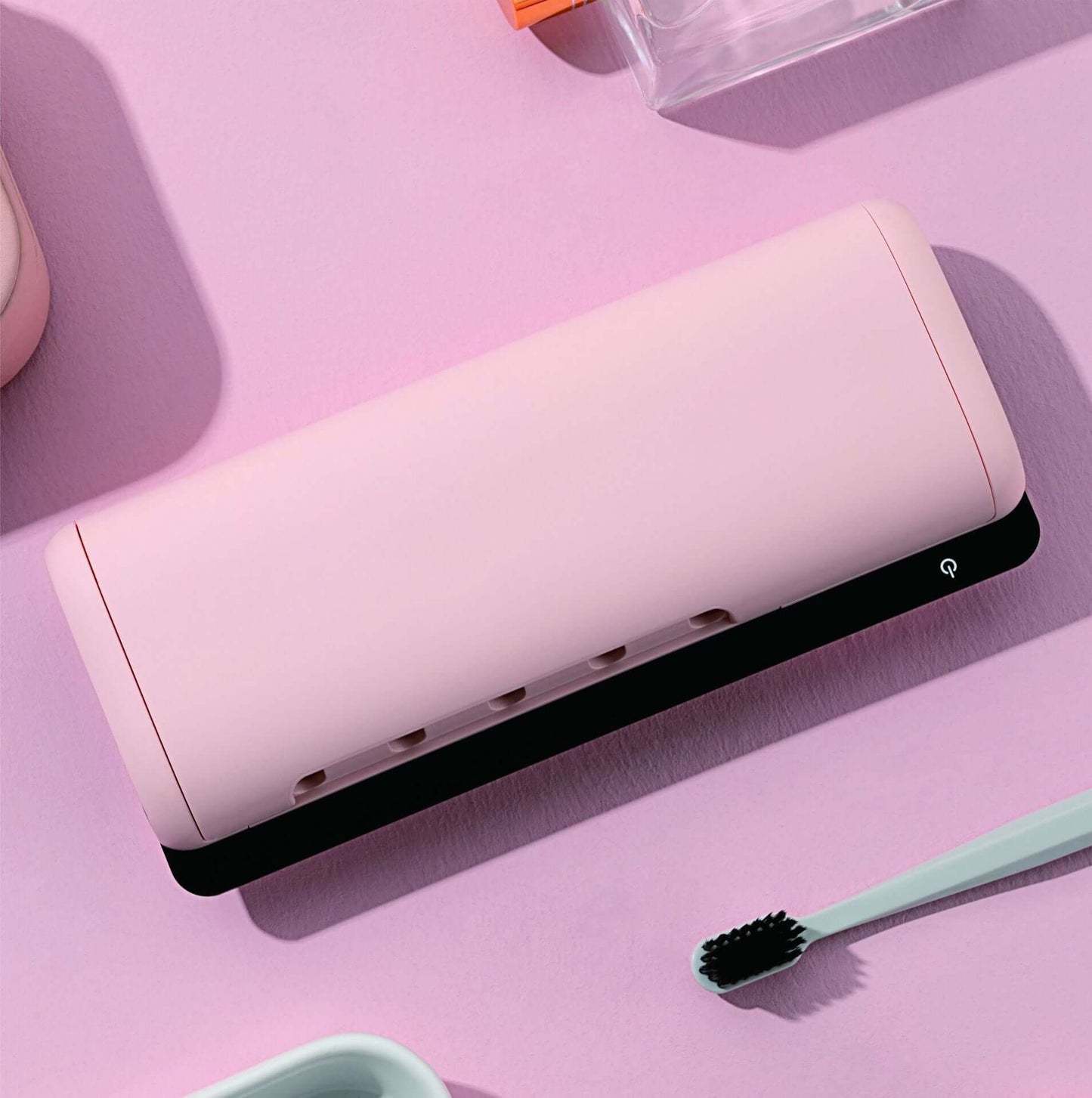 Stérilisateur UV mural pour brosses à dents