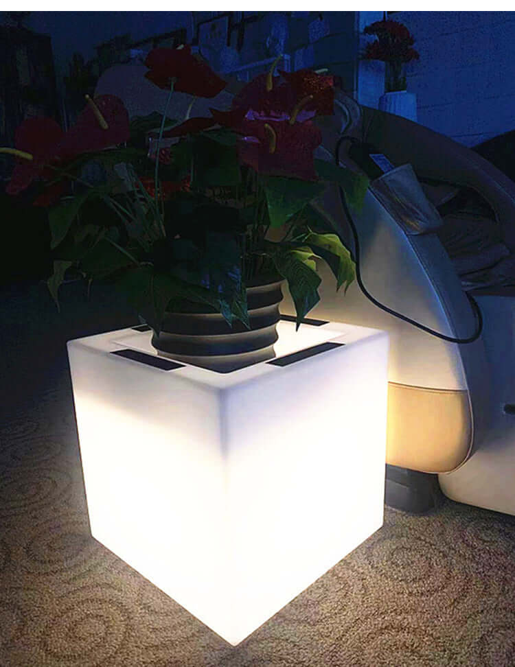 Lampe de jardin en plastique étanche