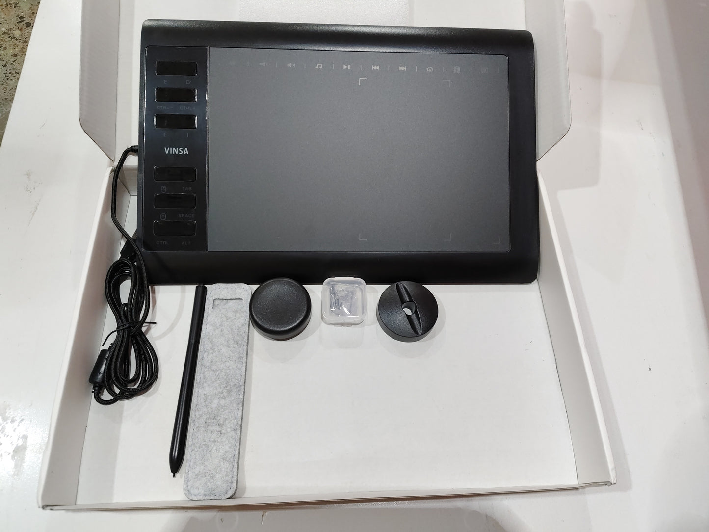 Tablette graphique numérique 1060PLUS – zone active 10×6 pouces, stylet rechargeable, 8192 niveaux de pression, 8 Go intégrés