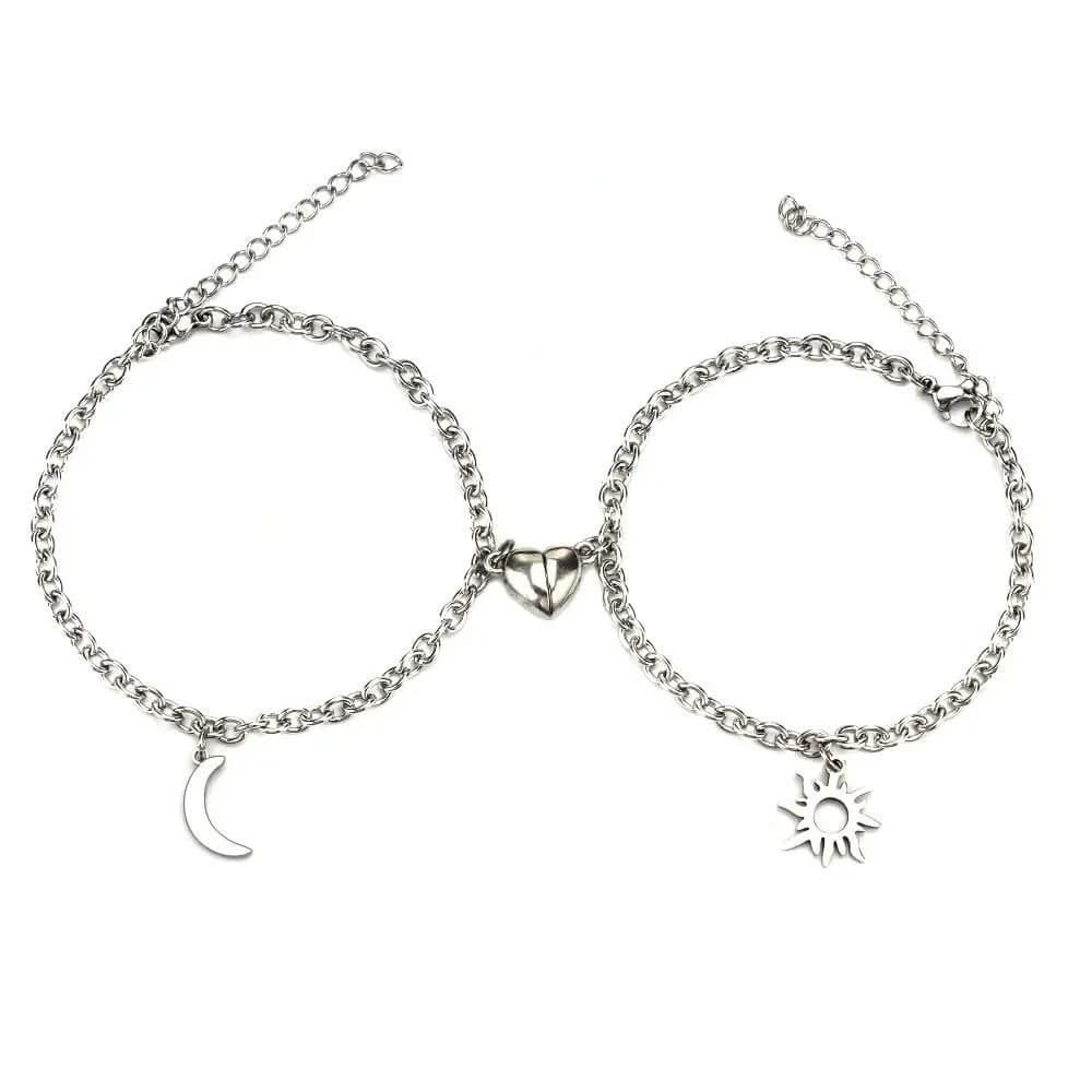 Lot de 2 bracelets magnétiques en acier inoxydable avec breloque soleil et lune Les Visionnaires