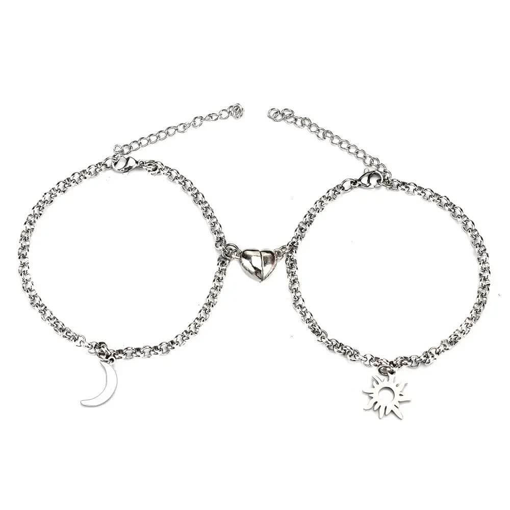 Lot de 2 bracelets magnétiques en acier inoxydable avec breloque soleil et lune Les Visionnaires