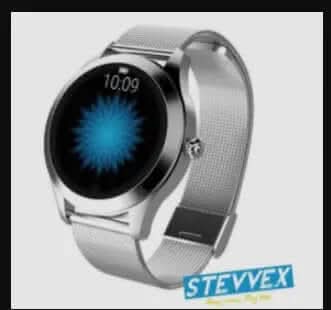 Montre intelligente à écran rond Les Visionnaires