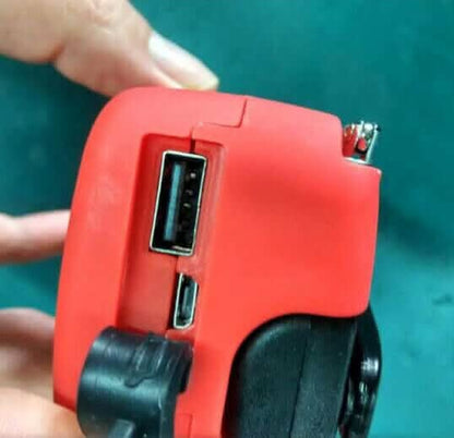 Lampe de poche radio solaire à manivelle avec chargement USB Les Visionnaires