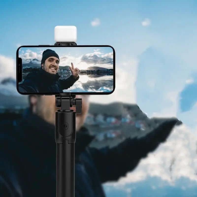 Perche à selfie avec lumière LED Bluetooth Les Visionnaires