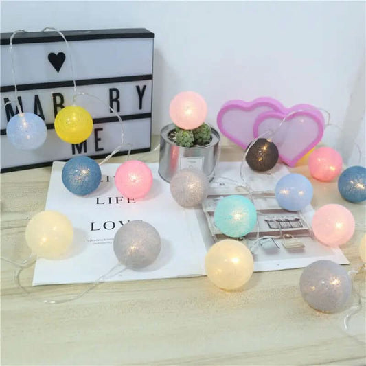 Guirlande LED en Boules de Fil de Coton Les Visionnaires