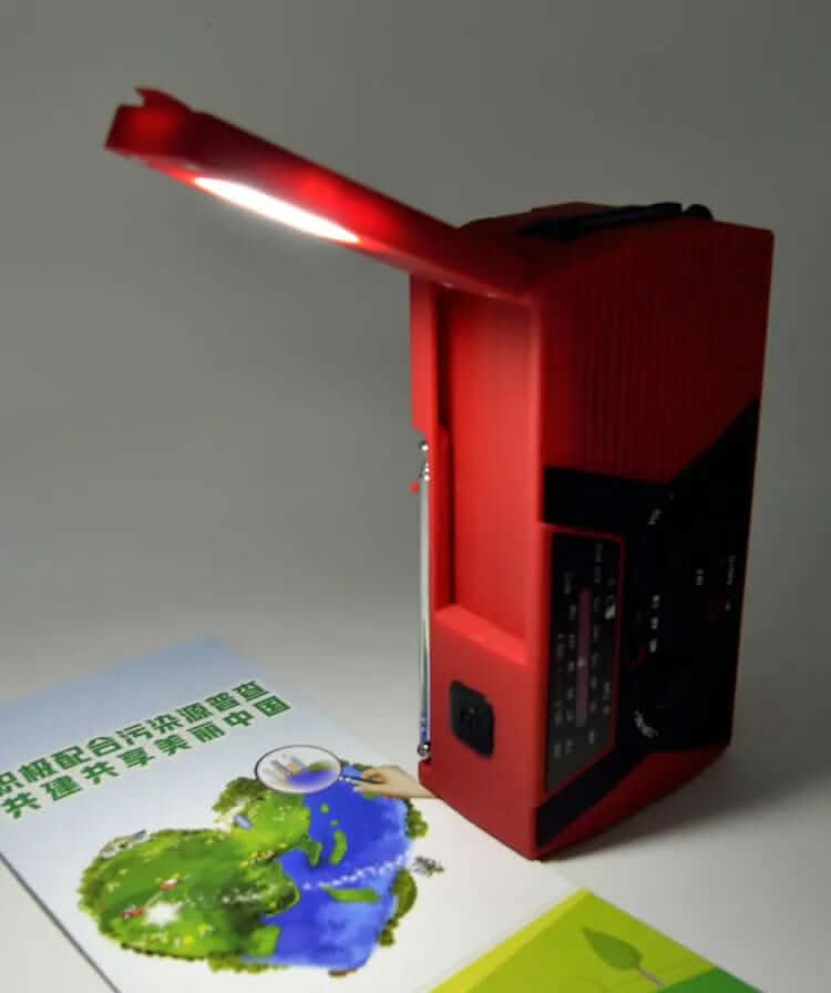 Radio Portable 5-en-1 à Manivelle Solaire – Idéale pour l’Extérieur et les Urgences Les Visionnaires