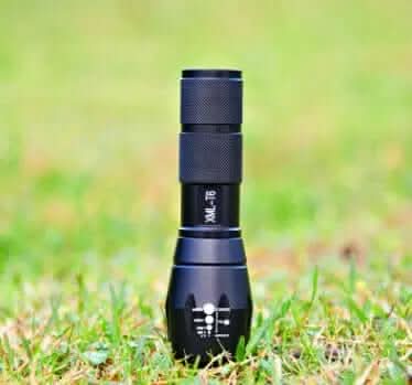 Lampe torche LED d'extérieur Les Visionnaires