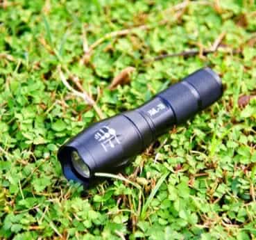 Lampe torche LED d'extérieur Les Visionnaires