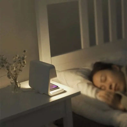 lampe de chevet 3-en-1 avec chargeur sans fil et réveil LCD Les Visionnaires