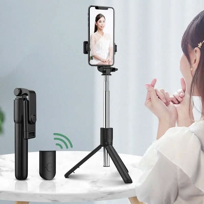 trépied selfie stick avec télécommande Bluetooth intégrée Les Visionnaires