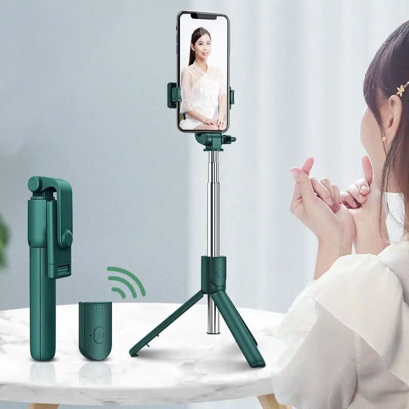 trépied selfie stick avec télécommande Bluetooth intégrée Les Visionnaires